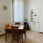 Dreaming Venice Apartment