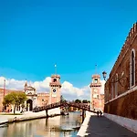 Ca’ Anna in Biennale