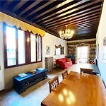 Ca\' Samuele Authentic Venetian Apartment
