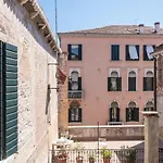 Rialto Palace Apartments