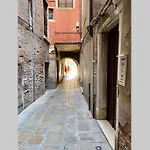 Ca\' Silvestro Penthouse With Private Rooftop