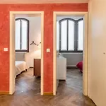 Red House Close To @Accademia Bridge