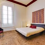 Ca\' Amalia San Marco Venetian Apartment M027042932