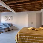 Canaletto Apartment Rialto