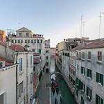 Ca\' Al Giglio - Appartamento Vista Canale