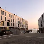 Modern Sunny Apartment In Residental Area