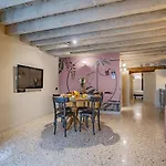 Corte Rubbi 5514 Canal View