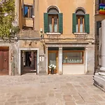 La Locandiera
