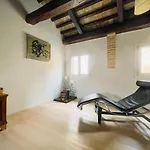 Elda House