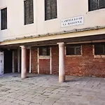 Cozy Apartment Near Rialto Bridge/ St.Mark Square