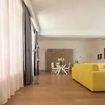 Centrale Mazzoni Apartments R&R