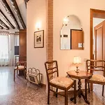 Colombina House Close To The Train Station