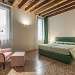 Scaleter - A Fine Luxury Apartment In Palazzo With Canal View