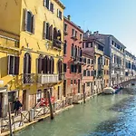 Scaleter - A Fine Luxury Apartment In Palazzo With Canal View