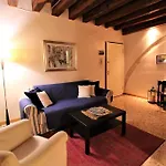 San Marco Charming Apartment With Canal View