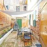 Gondola View Apartment