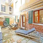 Gondola View Apartment