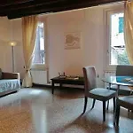 Centralissimo Tra San Marco E Palazzo Grassi