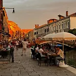TINTORETTO 1 CON TERRAZZA SOPRA IL TETTO, 3 bagni, 3 grandi camere da letto, SUPER NUOVO