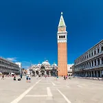 Elegant Terrace Apartment Near Piazza San Marco Last Floor No Lift