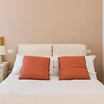 Venice Ivory Room