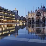 Venice Ivory Room