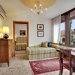 Palazzo Schiavoni Residenza D\'Epoca & Suite-Apartments