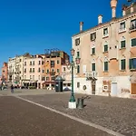 Ca\'Lina Near Biennale