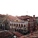 Venice Apartments