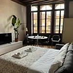 Venice Central Luxury Suite ~ Jacuzzi + Patio A/C