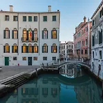 Palazzo Morosini Degli Spezieri - Lifestyle Apartments