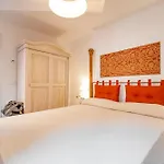 Contemporary Apartment In Venice Ff