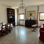 Large And Bright Apartment With Canal View