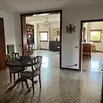 Large And Bright Apartment With Canal View