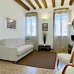 Residence Moretta - Historical Center