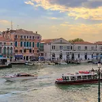 Luxury Calatrava - Apartment In Venetian Palazzo