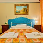 Joy Rialto Rooms Venice