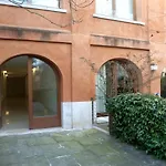 Aliki\'S House, Dorsoduro