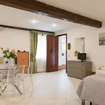 Ca\' De Le Capuzine