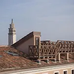 Palazzo Dei Guardiani