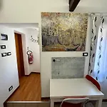 Vigna Tiny Apartment In Venice