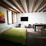 Venice Luxury Suite - Private Jacuzzi And Design