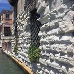 Grand Canal Palace With Lift