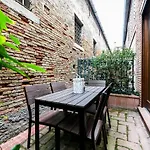 Bluesky - Cannaregio court of Venice