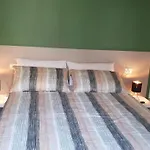 Snc1018 Modern Boutique Apartment