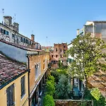 Ca\' Dell\'Abate Terrace