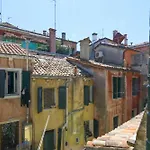 Calle Sacrestia