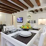 Alberto Apartment in Venice