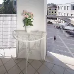 Modern Sunny Apartment In Residental Area