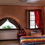 Ca\' Zora Apartment - Contemporary & Barock House